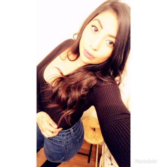 Meet your Posher, Liz - Picture 1 of 1